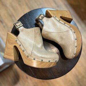Kork-Ease Tan Leather Mules with Wooden Heel